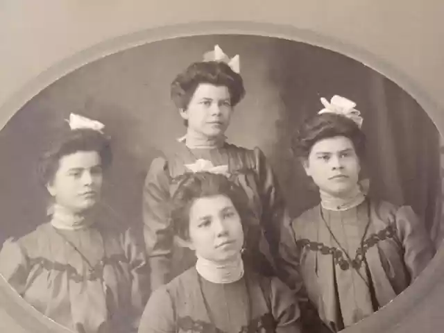 Lauretta (18), Josephine (22), Lucile (18), and Ruth (in front -16)